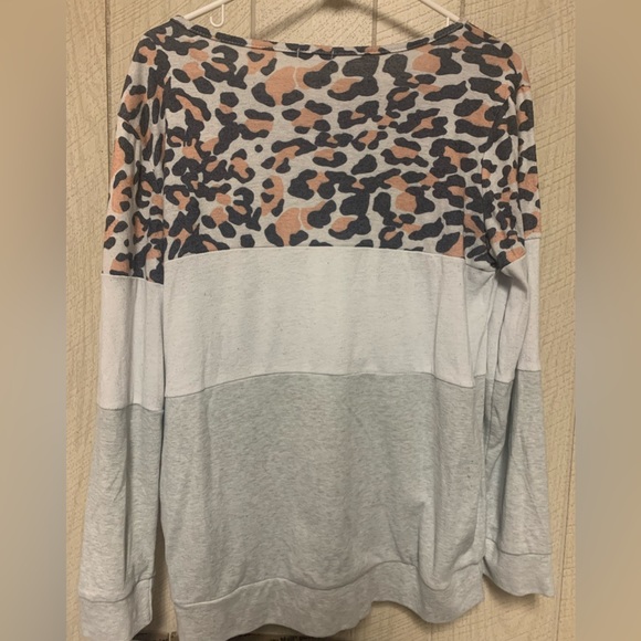 cheetah color block sweatshirt - Picture 5 of 5
